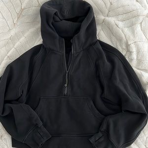 NWOT Lululemon black scuba half zip